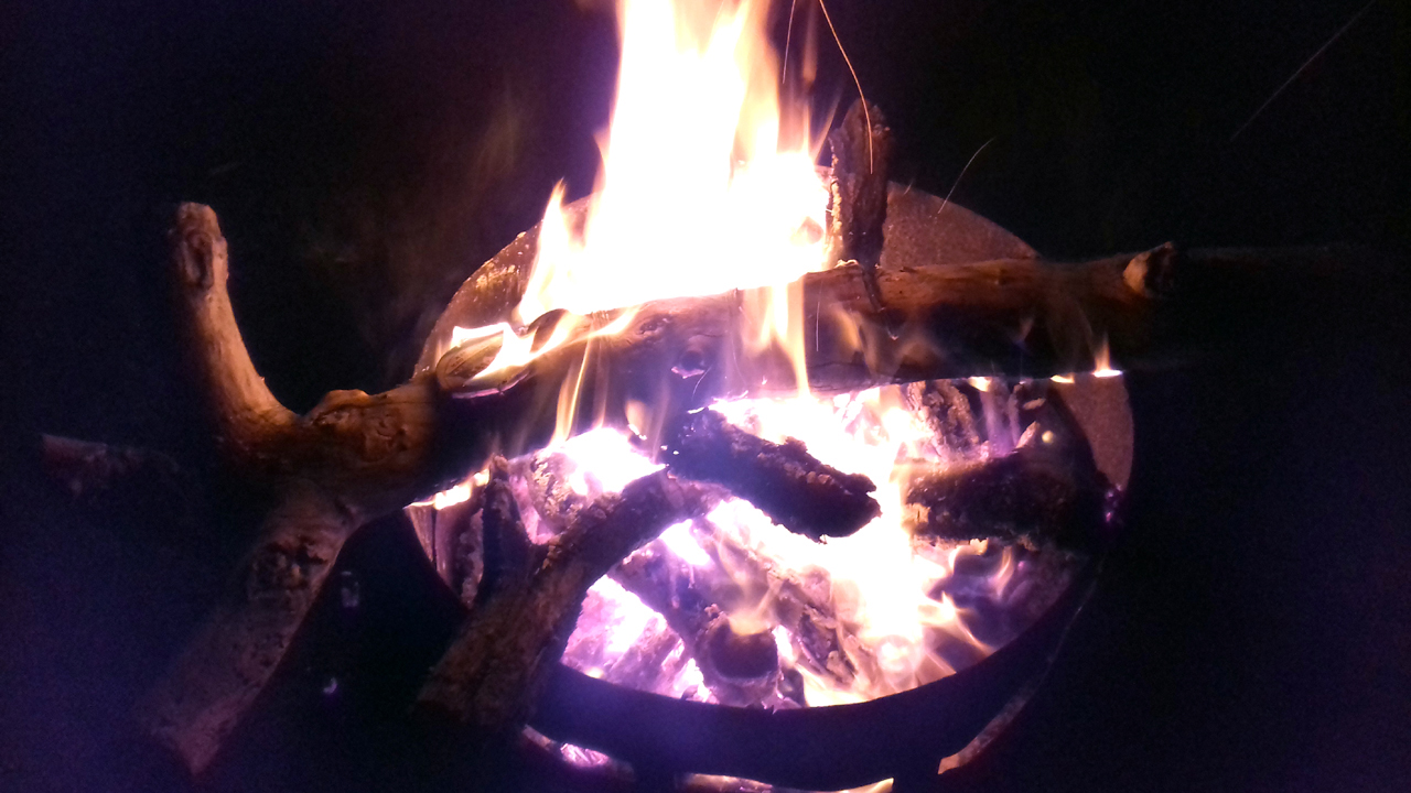 Der Redestock des &Auml;ltestenrat wurde im Feuer transformiert